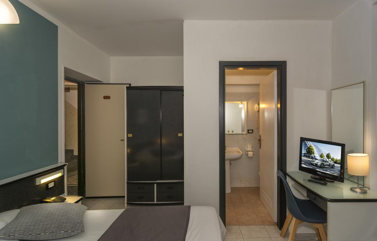 Hotel Amalfitana Пиза Екстериор снимка
