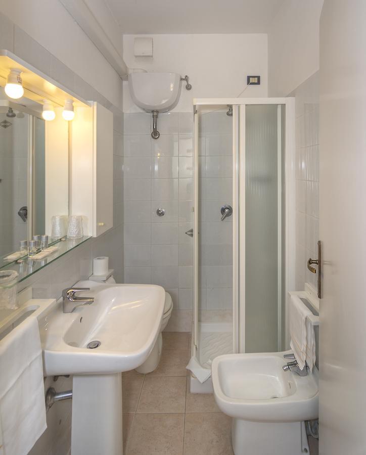 Hotel Amalfitana Пиза Екстериор снимка