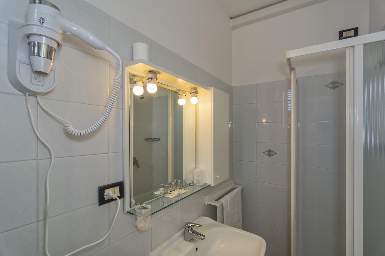 Hotel Amalfitana Пиза Екстериор снимка