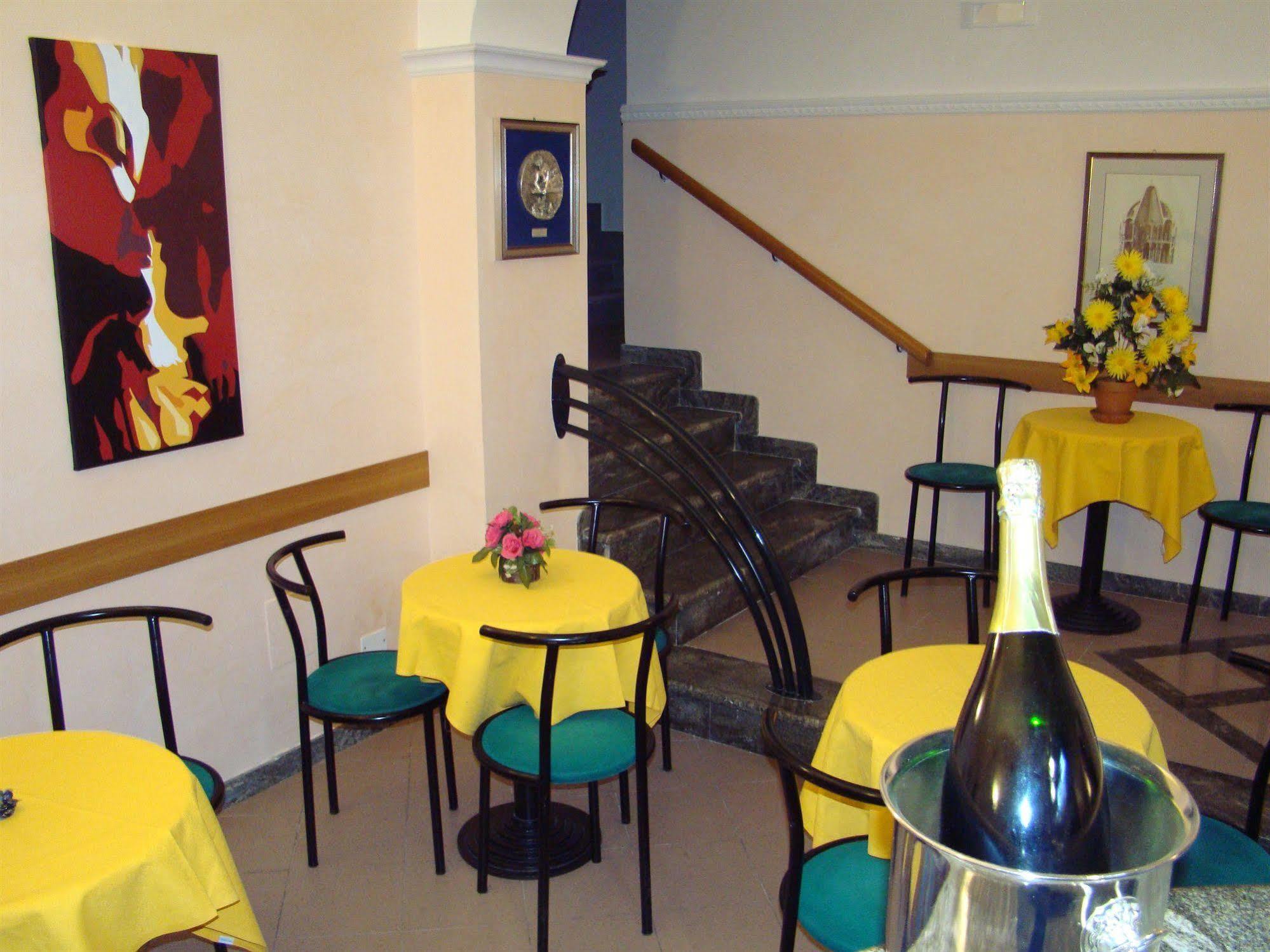 Hotel Amalfitana Пиза Екстериор снимка